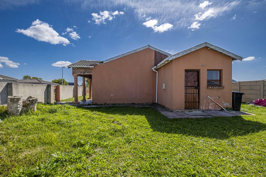 3 Bedroom Property for Sale in Overbaakens Eastern Cape